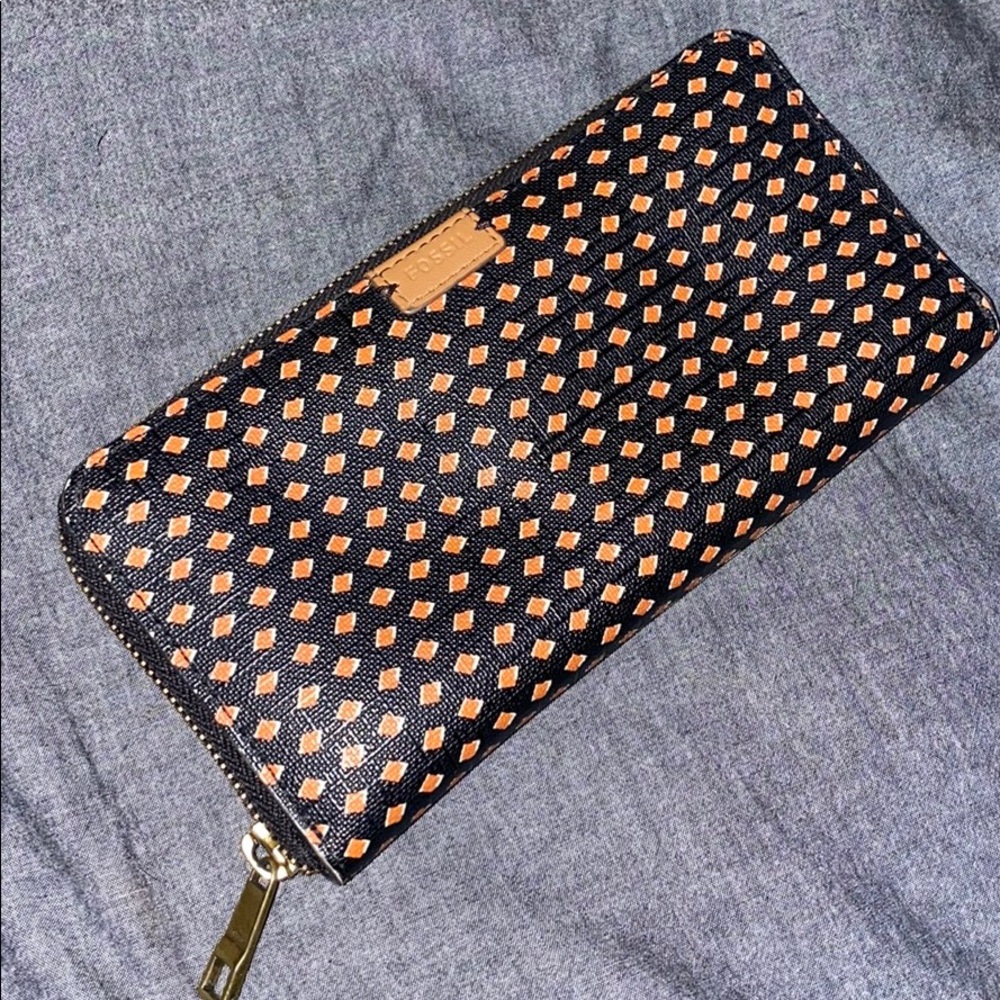 Brown, Black, and White Fossil RFID Wallet